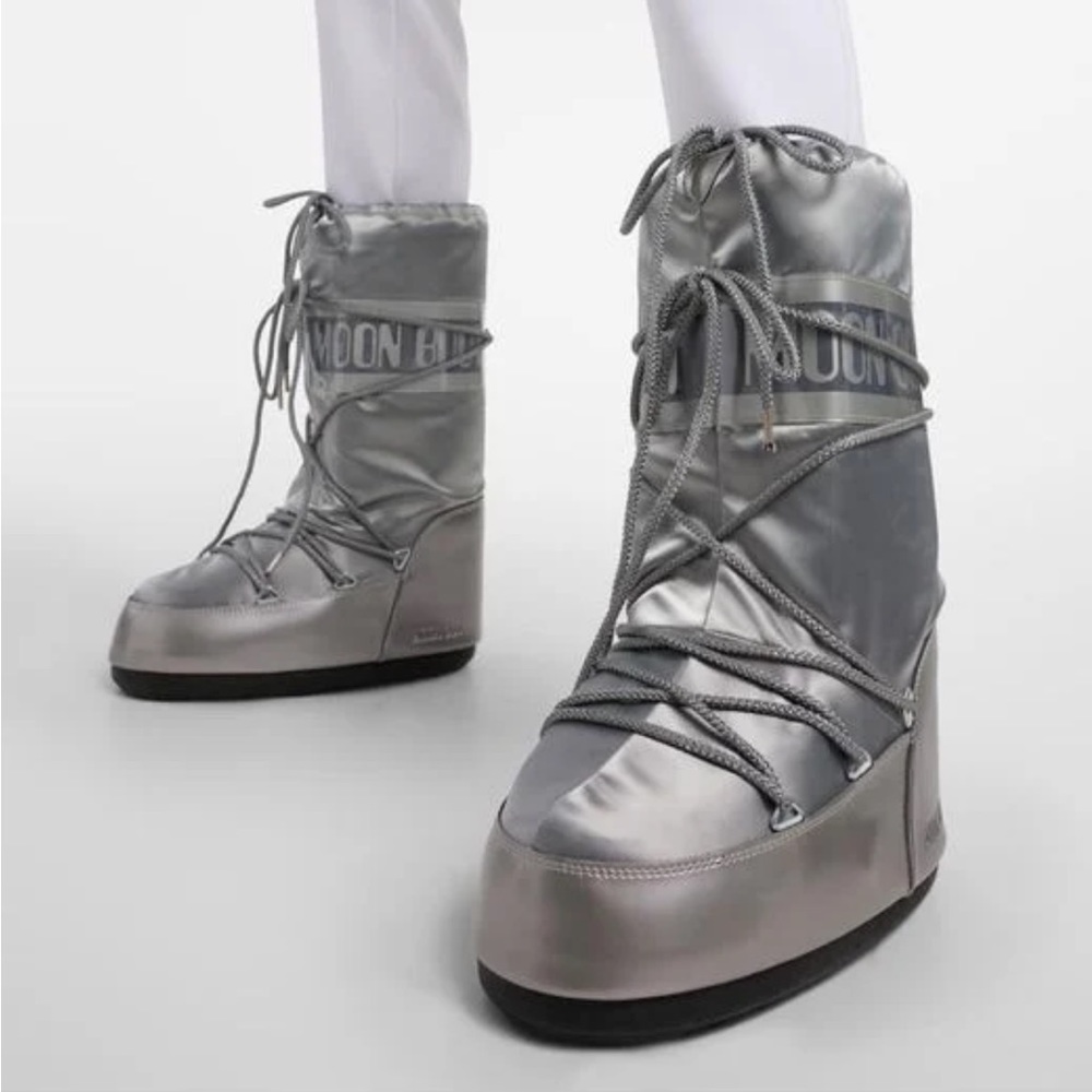 Moon boots
